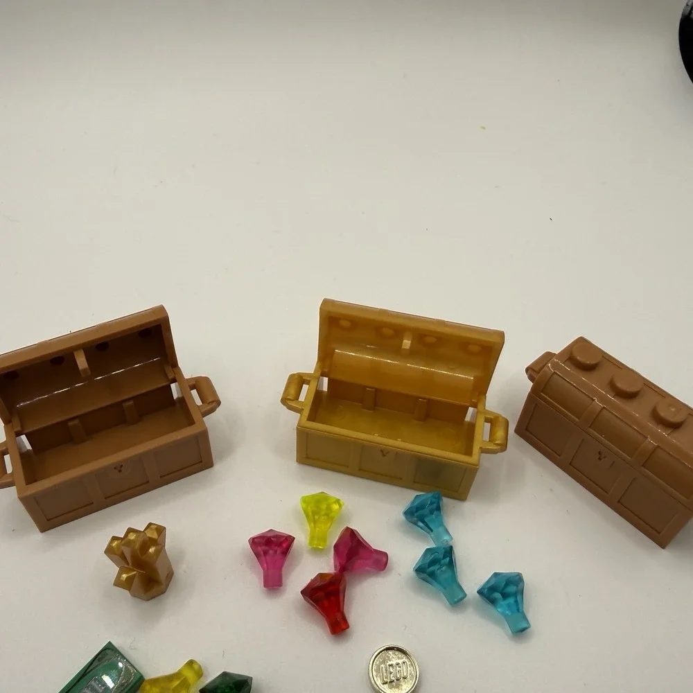 (LOT of 3) LEGO Treasure Chests Tan & Brown WITH GOLD & GEMS MONEY $$ - Picture 3 of 6
